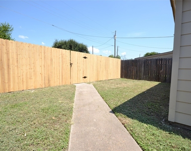 16114 Windermere Dr - Photo Thumbnail 14
