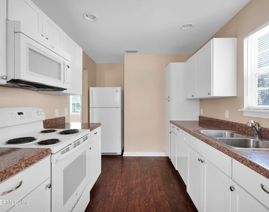 3532 Fleet Street - Photo Thumbnail 6