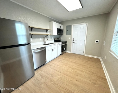 5951 Wilmar Road W - Photo Thumbnail 3