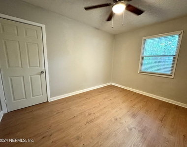 5951 Wilmar Road W - Photo Thumbnail 6
