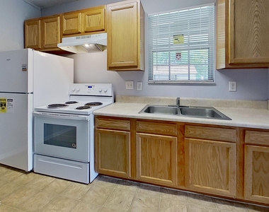 1130 Comanche Street - Photo Thumbnail 4