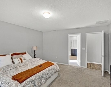 8272 Victory Crossing Boulevard - Photo Thumbnail 9