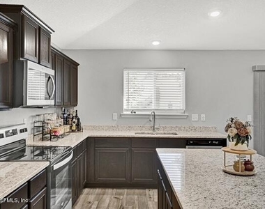 8272 Victory Crossing Boulevard - Photo Thumbnail 8