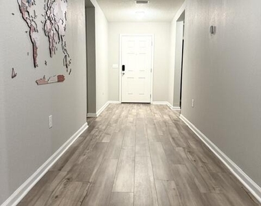 8272 Victory Crossing Boulevard - Photo Thumbnail 2
