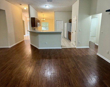 3150 Highland Grove Drive - Photo Thumbnail 6