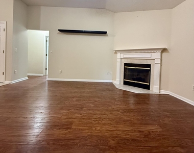 3150 Highland Grove Drive - Photo Thumbnail 4