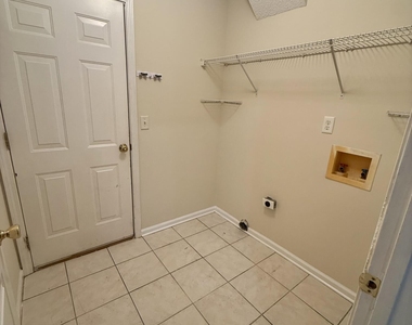 3150 Highland Grove Drive - Photo Thumbnail 15