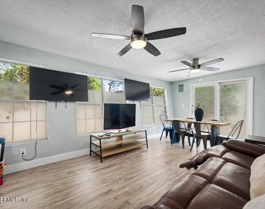 719 South Shores Road - Photo Thumbnail 41