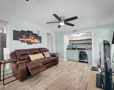 719 South Shores Road - Photo Thumbnail 40