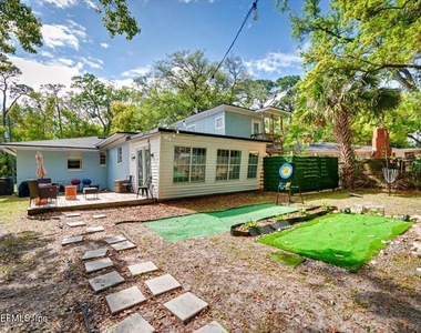 719 South Shores Road - Photo Thumbnail 12