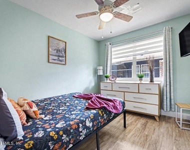 719 South Shores Road - Photo Thumbnail 47