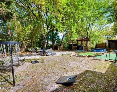 719 South Shores Road - Photo Thumbnail 9