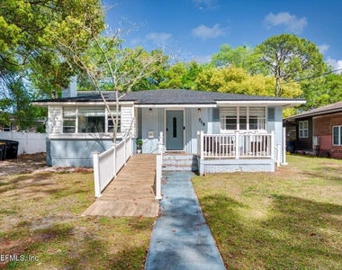 719 South Shores Road - Photo Thumbnail 2