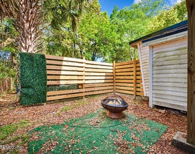 719 South Shores Road - Photo Thumbnail 7