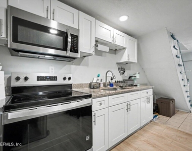 719 South Shores Road - Photo Thumbnail 18