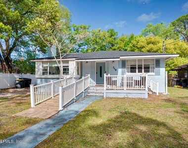 719 South Shores Road - Photo Thumbnail 1