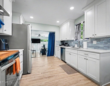 719 South Shores Road - Photo Thumbnail 35