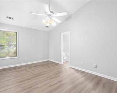 2110 Racquet Club Circle - Photo Thumbnail 20