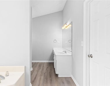 2110 Racquet Club Circle - Photo Thumbnail 22