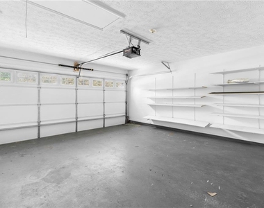 2110 Racquet Club Circle - Photo Thumbnail 31