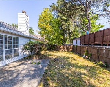 2110 Racquet Club Circle - Photo Thumbnail 33