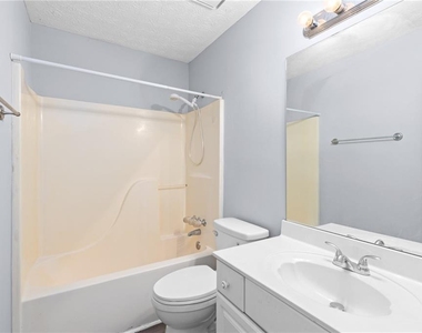 2110 Racquet Club Circle - Photo Thumbnail 14