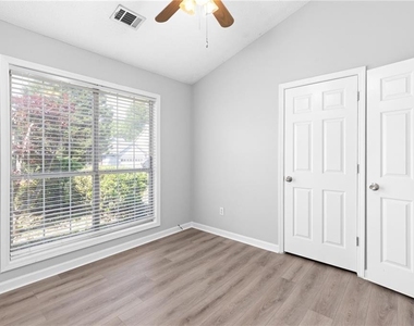2110 Racquet Club Circle - Photo Thumbnail 30