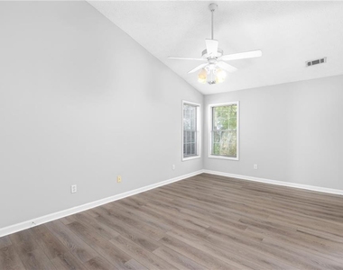 2110 Racquet Club Circle - Photo Thumbnail 19