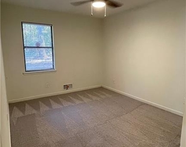 109 Doves Lane - Photo Thumbnail 2