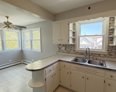 3658 N Laramie Avenue - Photo Thumbnail 8