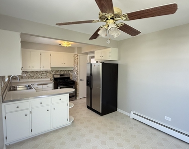 3658 N Laramie Avenue - Photo Thumbnail 4