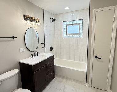 3658 N Laramie Avenue - Photo Thumbnail 3