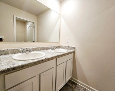 306 Walnut Grove Way - Photo Thumbnail 23