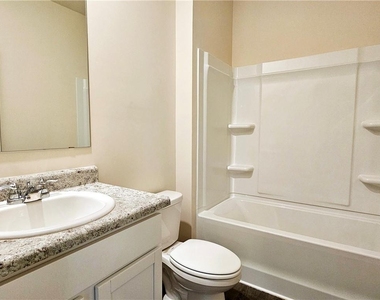306 Walnut Grove Way - Photo Thumbnail 11