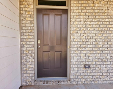 306 Walnut Grove Way - Photo Thumbnail 1