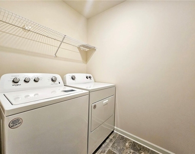 306 Walnut Grove Way - Photo Thumbnail 14