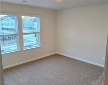 186 Meander Drive - Photo Thumbnail 18