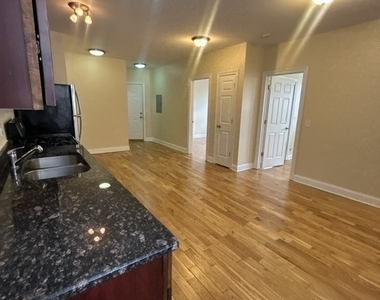 4554 W George Street - Photo Thumbnail 4