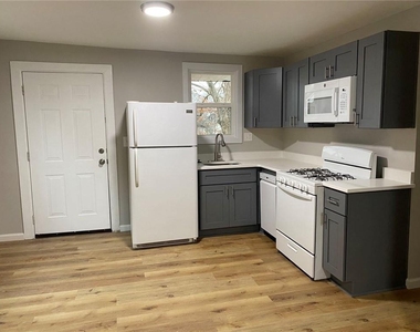 951 Tilden Street Nw - Photo Thumbnail 5