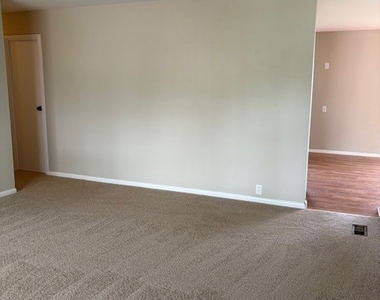 713 Essex Avenue - Photo Thumbnail 2