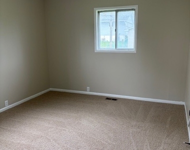 713 Essex Avenue - Photo Thumbnail 10
