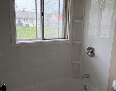 713 Essex Avenue - Photo Thumbnail 13