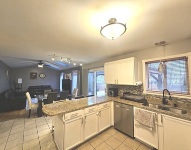 579 Scott Lane - Photo Thumbnail 18