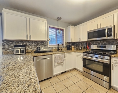 579 Scott Lane - Photo Thumbnail 17