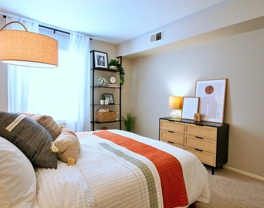 4125 Chesapeake Drive - Photo Thumbnail 14