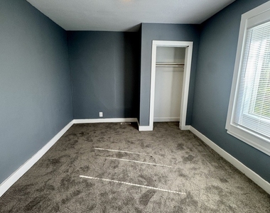 616 E 6th Street - Photo Thumbnail 3
