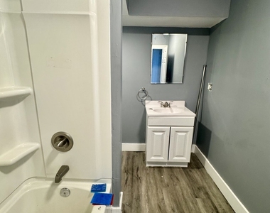 616 E 6th Street - Photo Thumbnail 8