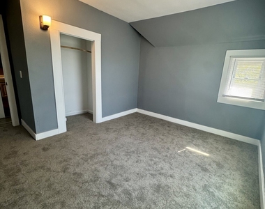 616 E 6th Street - Photo Thumbnail 11