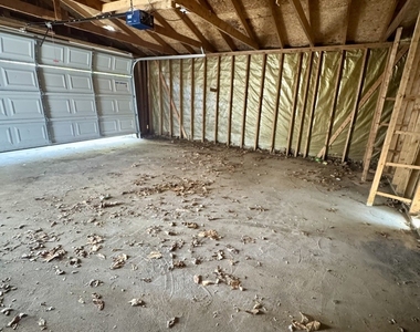 616 E 6th Street - Photo Thumbnail 13