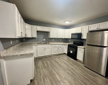 616 E 6th Street - Photo Thumbnail 1